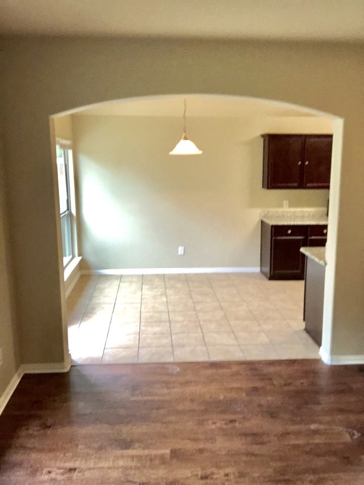 3145 Royal Crest Dr - Photo 3 of 16