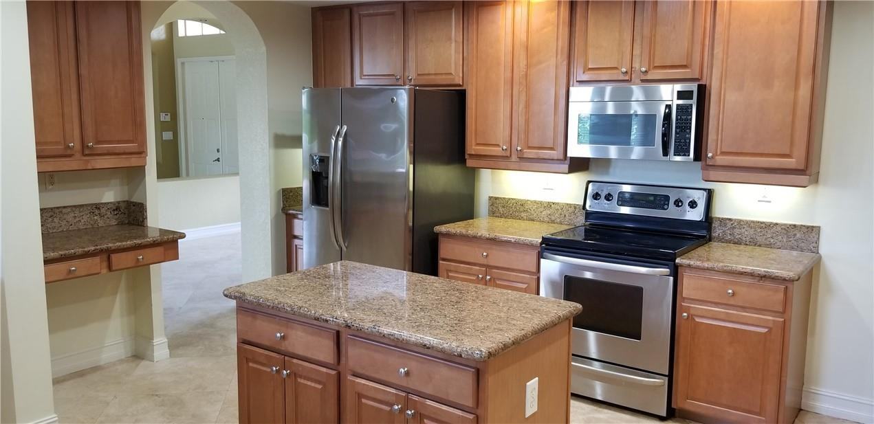2275 Southwest 185th Avenue - Photo 3 of 27