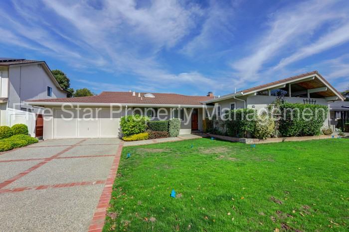 1726 Quesada Way - Photo 2 of 23