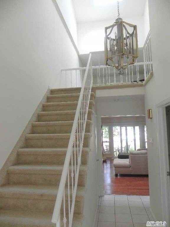 95 Woodlake Dr W - Photo 3 of 13