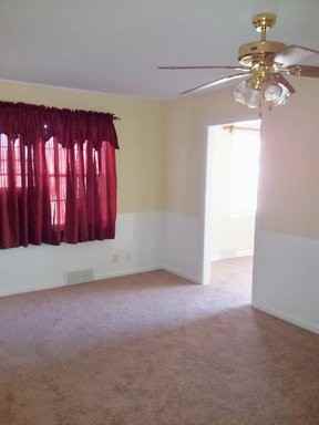 1727 Devon St - Photo 3 of 7