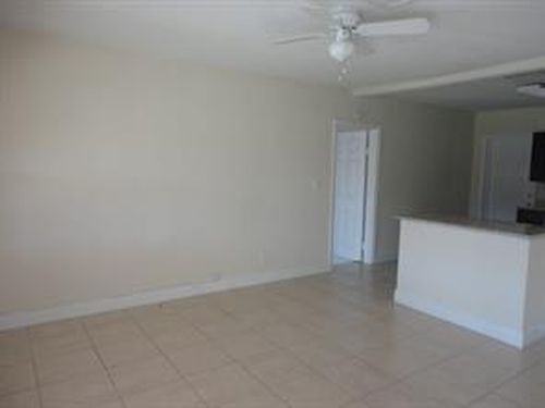5181 SW 19th St - Photo 3 of 8