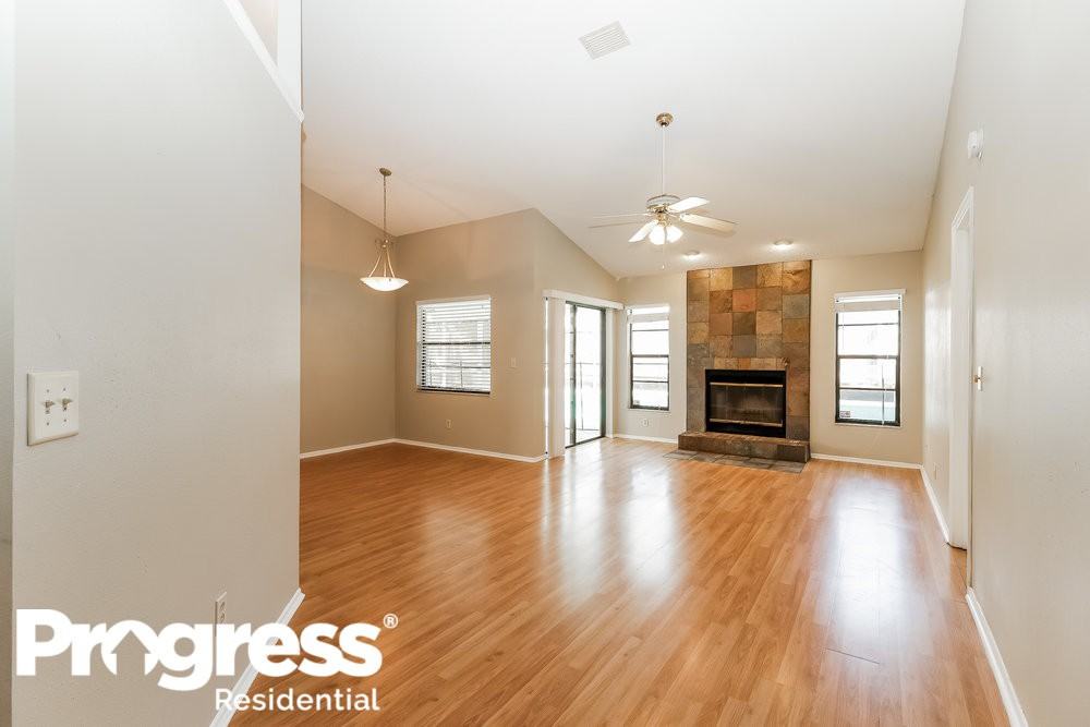 13305 Kearney Way - Photo 3 of 14