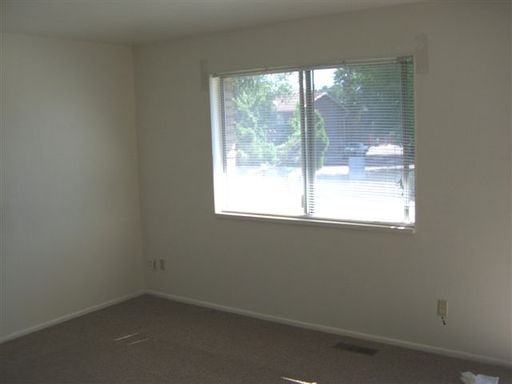 619 N 340 E - Photo 3 of 7