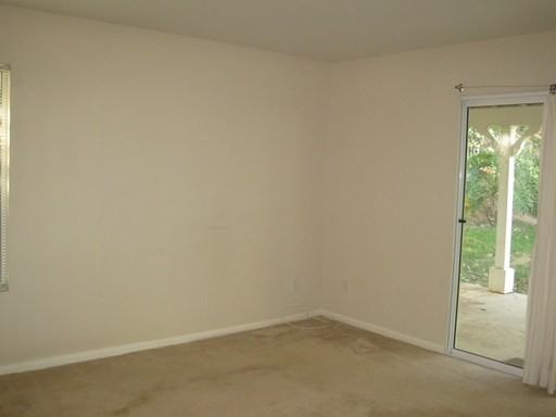 27603 Kristin Ln - Photo 3 of 8