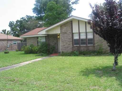 5940 Leesway Blvd - Photo 2 of 16