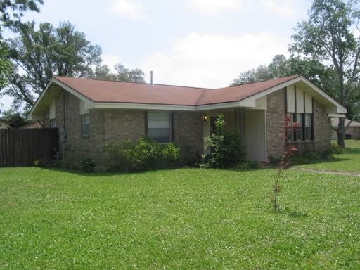 5940 Leesway Blvd - Photo 3 of 16