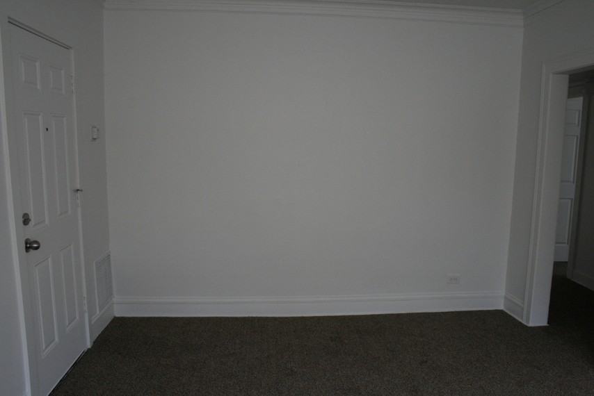 1042 N Leamington Ave - Photo 3 of 8