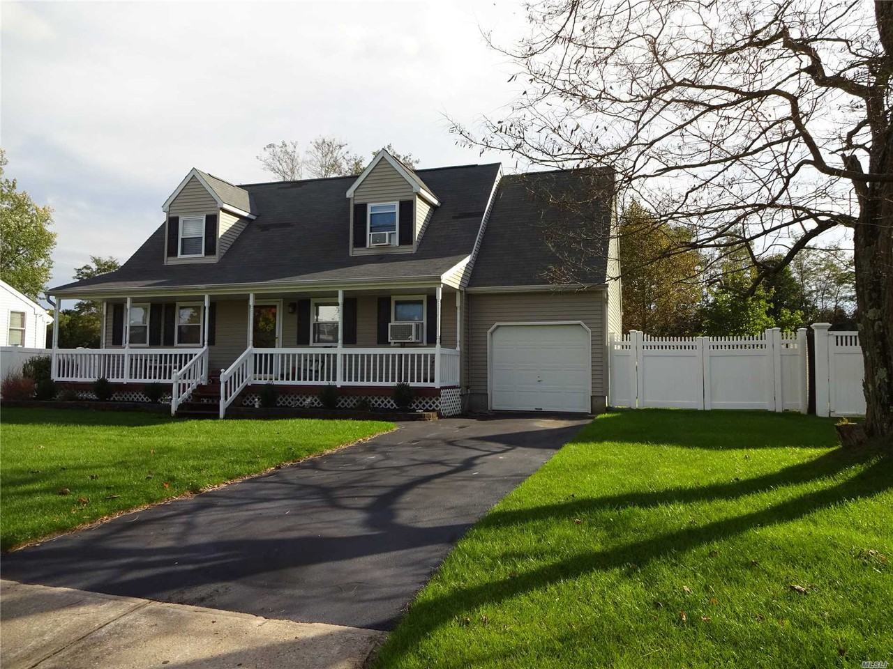 76 Meadow Ct - Photo 2 of 15