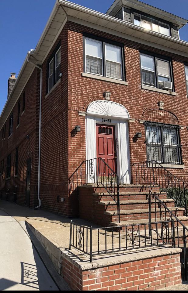 75th Street Jackson Heights 3733, New York, NY 11372 1 Bedroom