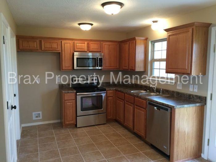 501 Bradford Pear - Photo 2 of 10