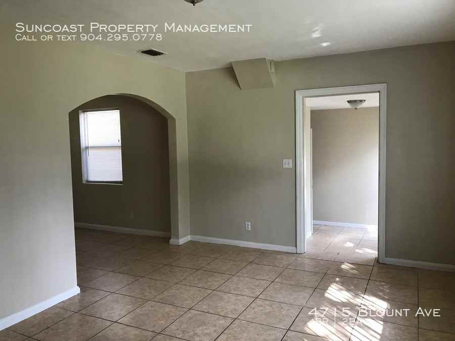 4715 Blount Ave - Photo 3 of 20