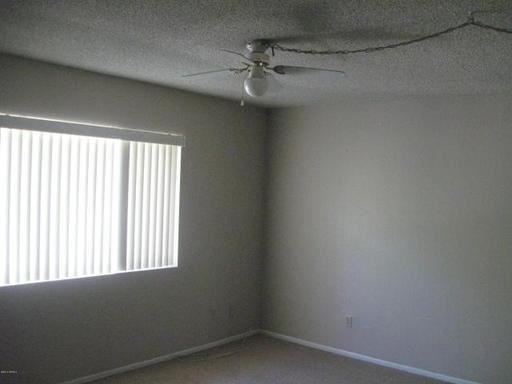 7627 N 19th Dr - Photo 2 of 7