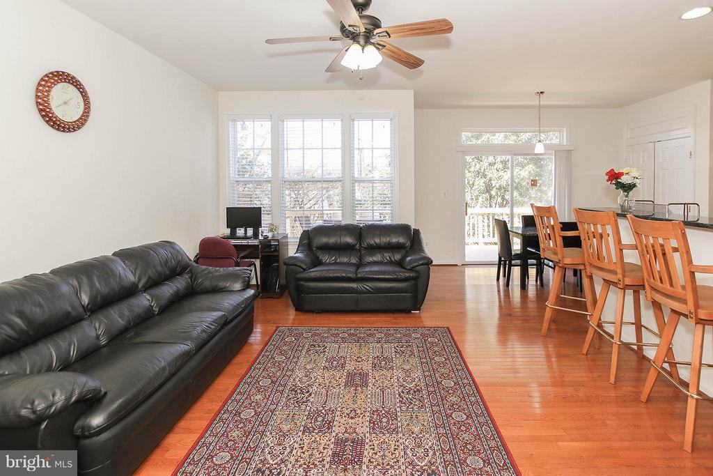 46148 Aisquith Terrace - Photo 2 of 28