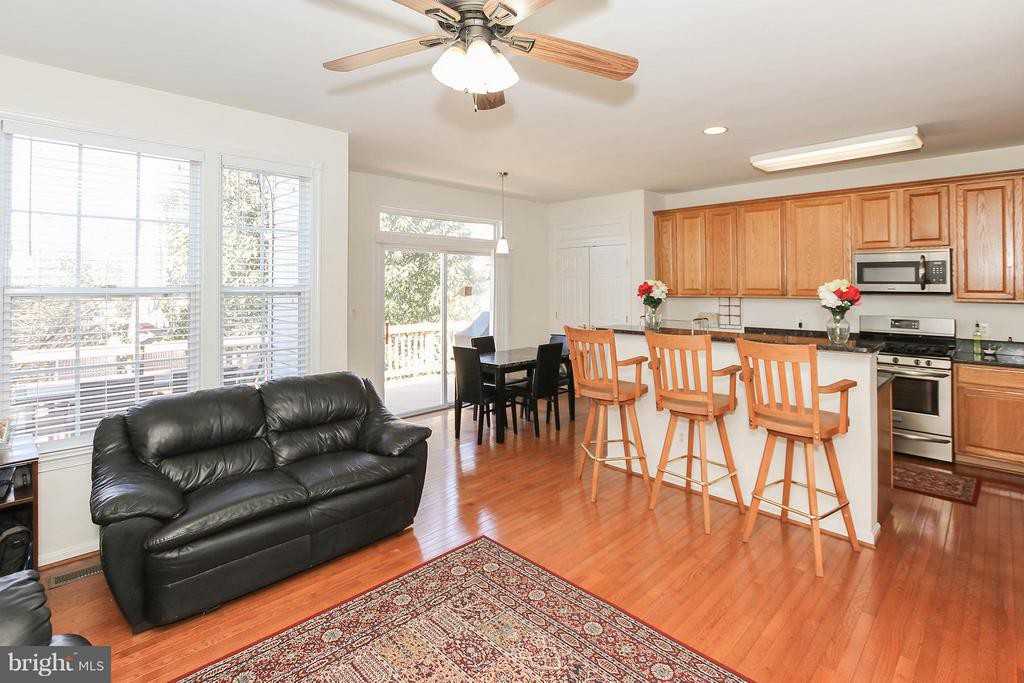 46148 Aisquith Terrace - Photo 3 of 28