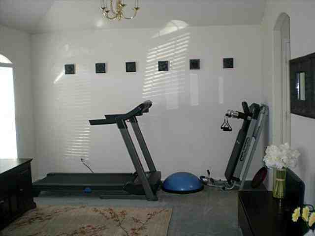 1046 Warbler Ln - Photo 3 of 9