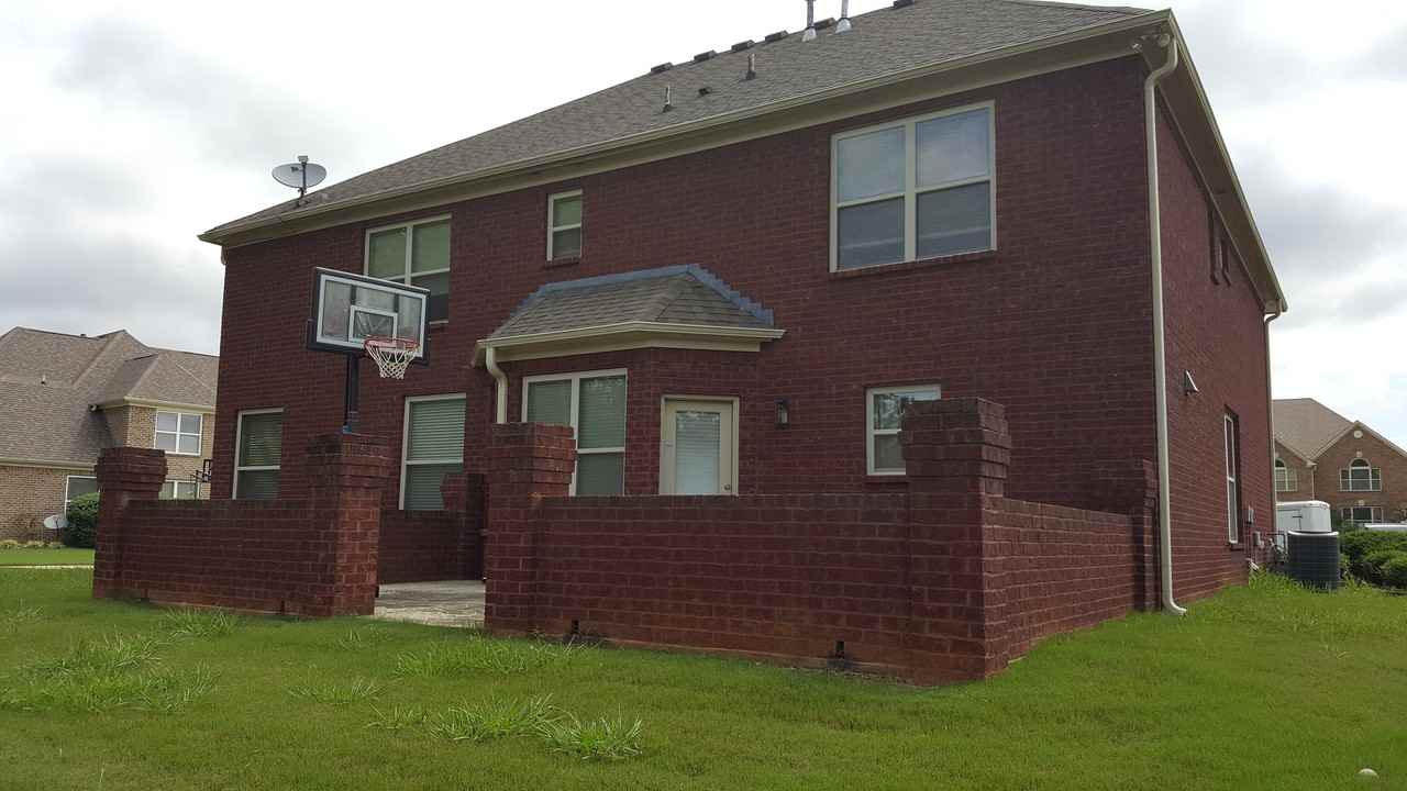 518 Casuarina Concourse - Photo 2 of 26