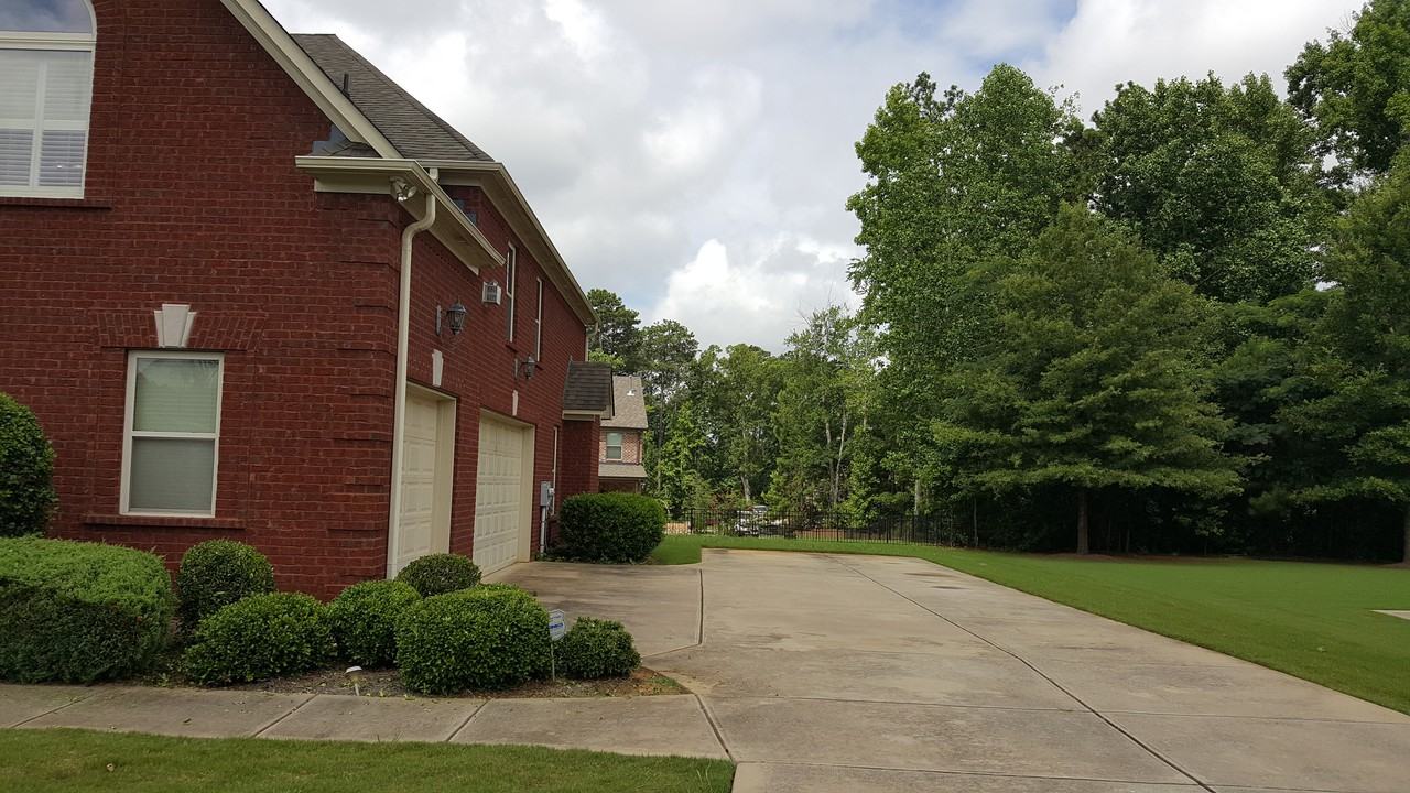 518 Casuarina Concourse - Photo 3 of 26