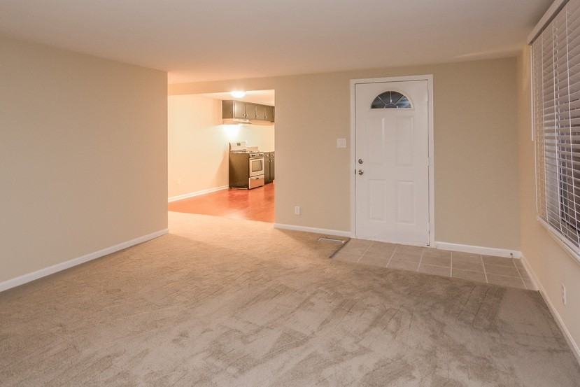 523 Florida Ave - Photo 2 of 16