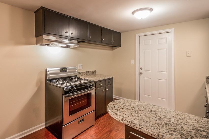 523 Florida Ave - Photo 3 of 16