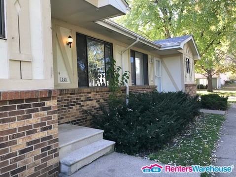 303 Valley View Dr - Photo 2 of 10
