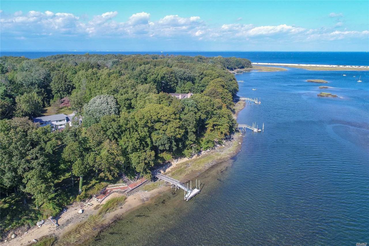 165 Old Field Rd - Photo 2 of 20