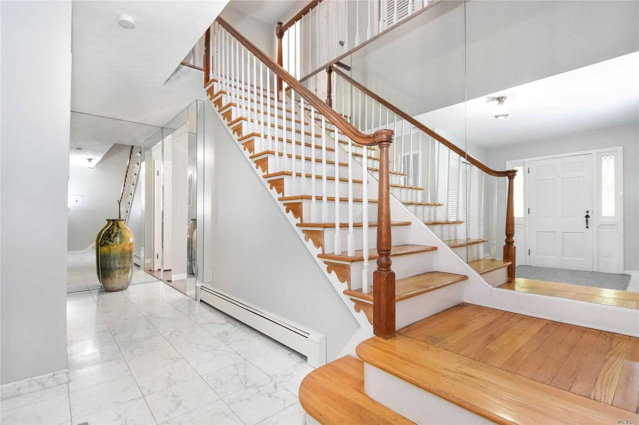 165 Old Field Rd - Photo 3 of 20