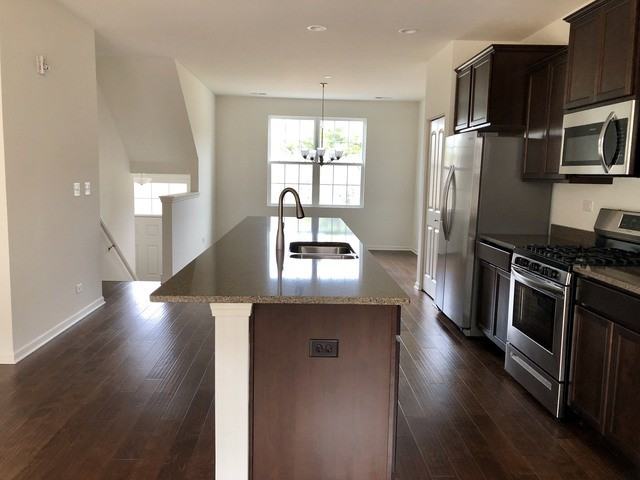 406 Prairie Ct - Photo 2 of 14