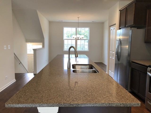 406 Prairie Ct - Photo 3 of 14