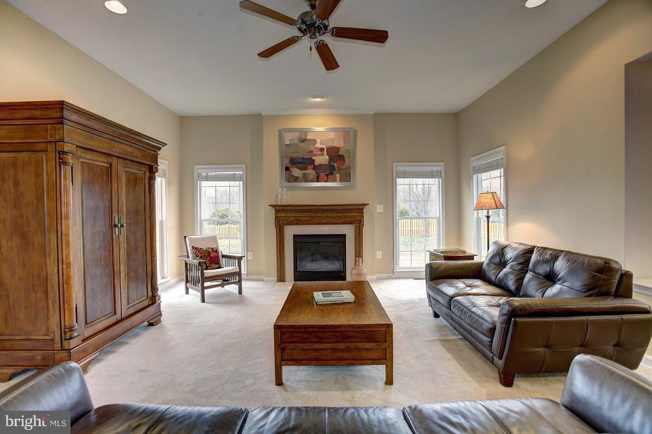 44153 Navajo Dr - Photo 2 of 29