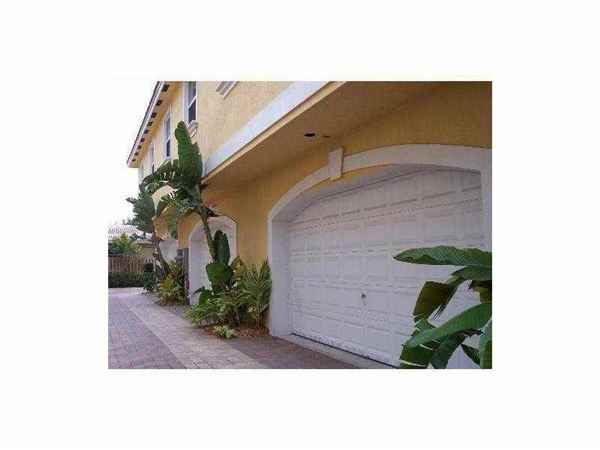 1222Â¤ NEÂ¤ 18TH AVE Apartments in Lake Ridge, Fort Lauderdale, FL