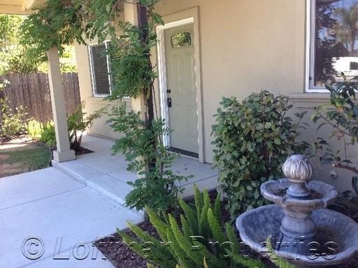 1601 Oaktree Dr - Photo 2 of 19