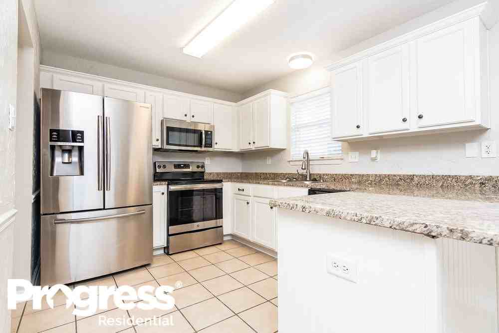 6088 Woodson St - Photo 3 of 15