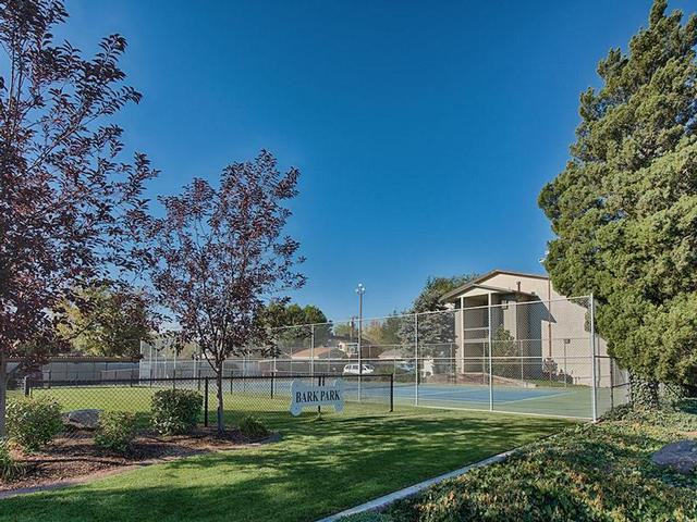335 Woodlake Dr
