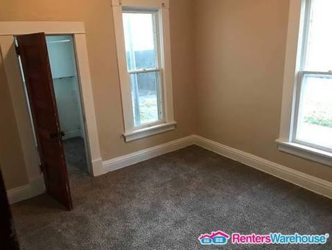 601 5th St - Photo 3 of 6