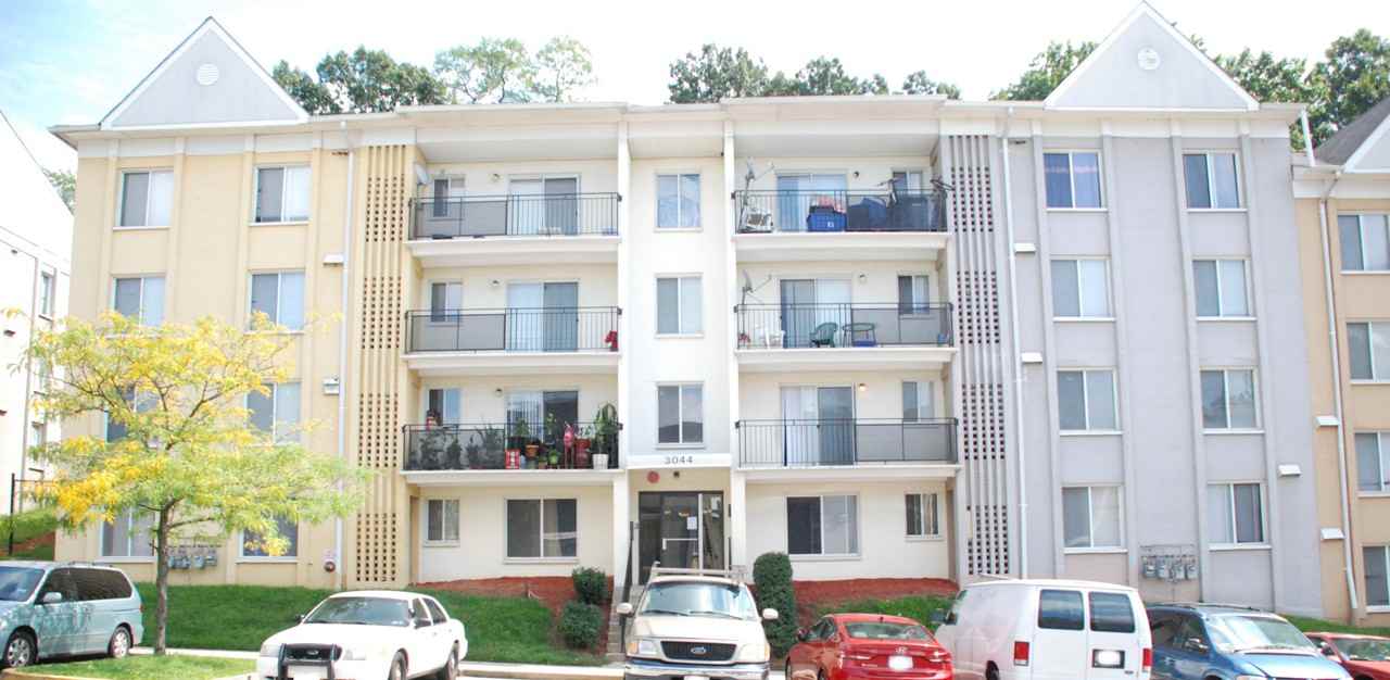 Stanton Glenn - Photo 2 of 6