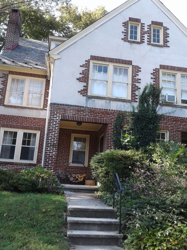 1439 Delaware Ave - Photo 2 of 17