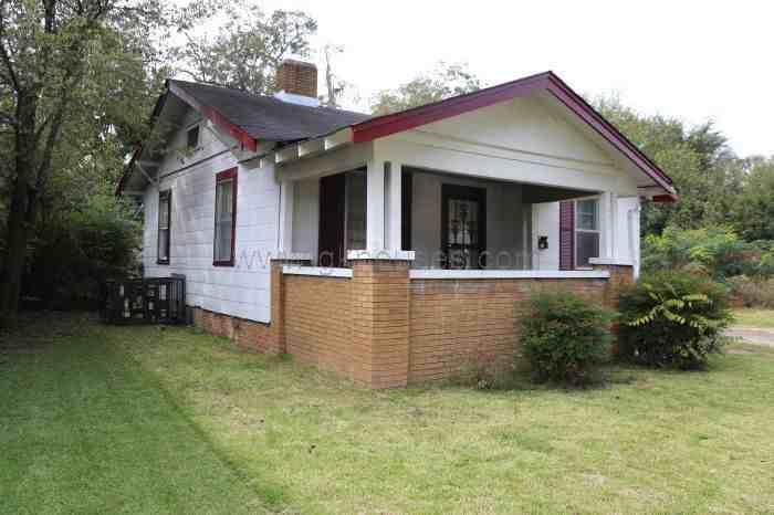 4632 Avenue U - Photo 2 of 4