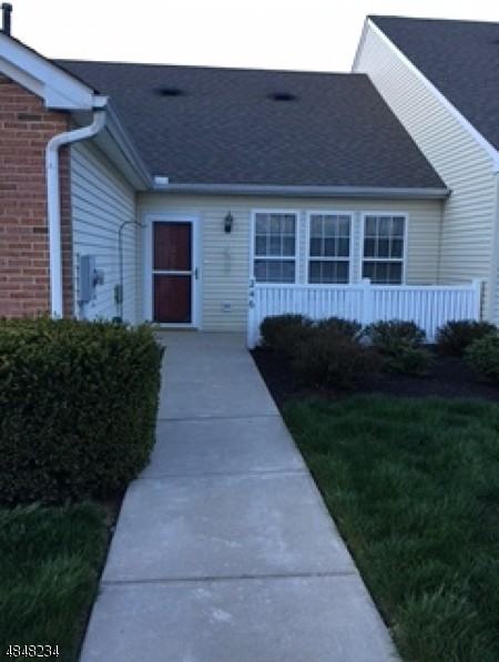 225 Merry Ln - Photo 2 of 8