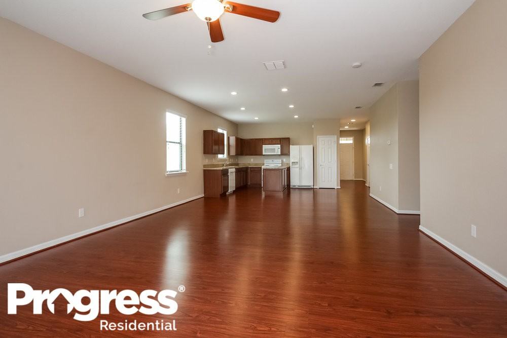 10716 55th Ct E - Photo 2 of 14