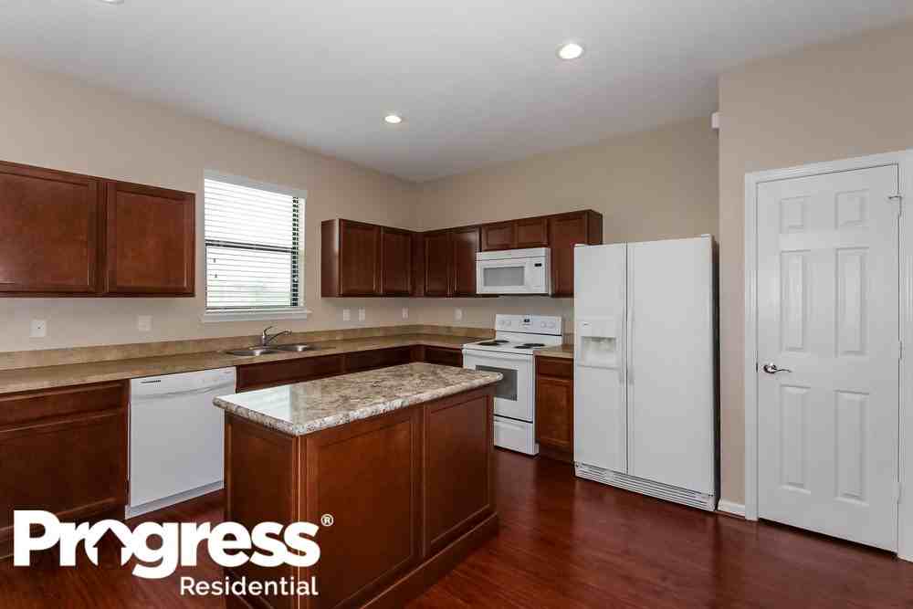 10716 55th Ct E - Photo 3 of 14