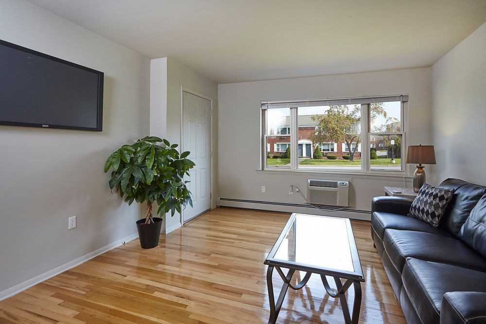 67 Jackman Dr - Photo 3 of 21