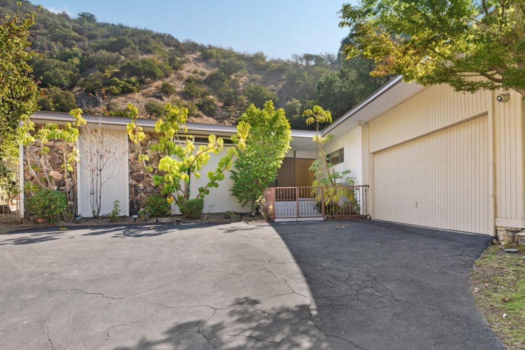 9900 Anthony Pl - Photo 2 of 24