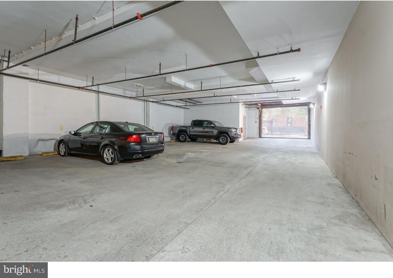 1309 N Lawrence St - Photo 3 of 25