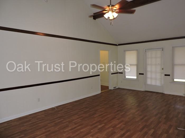 711 Cluster Pines Rd - Photo 3 of 11