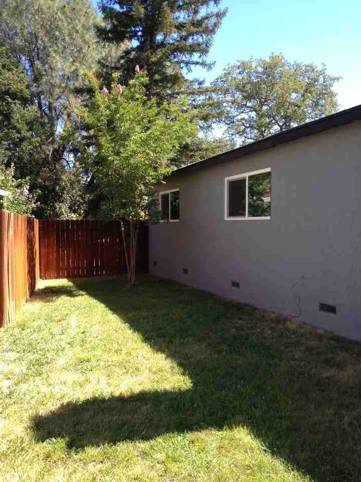 1352 Riviera Dr - Photo 2 of 18