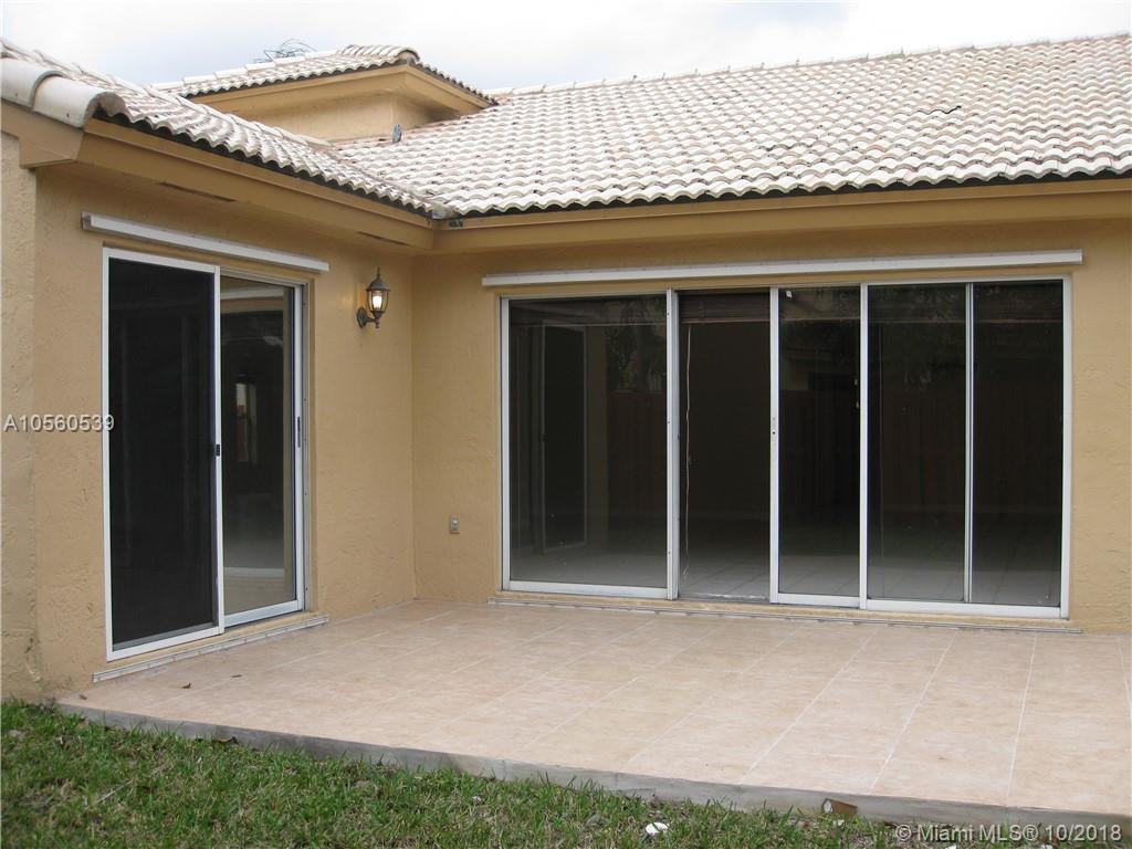 15970 Southwest 74th Street - Photo 3 of 13