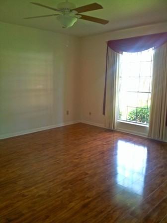 445 Longmeadow Dr - Photo 3 of 4