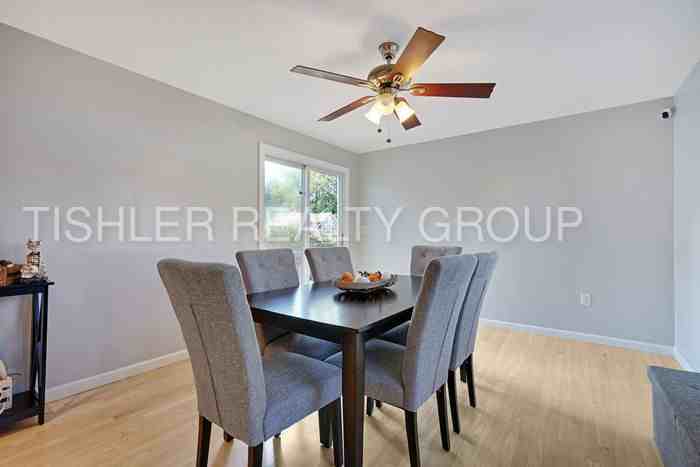 8 Maple Dr - Photo 3 of 26