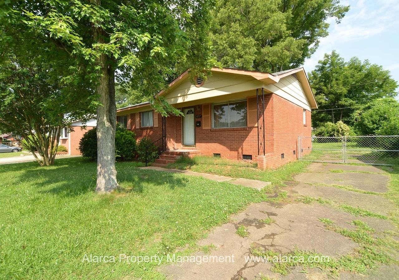 4717 Monmouth Dr - Photo 2 of 11